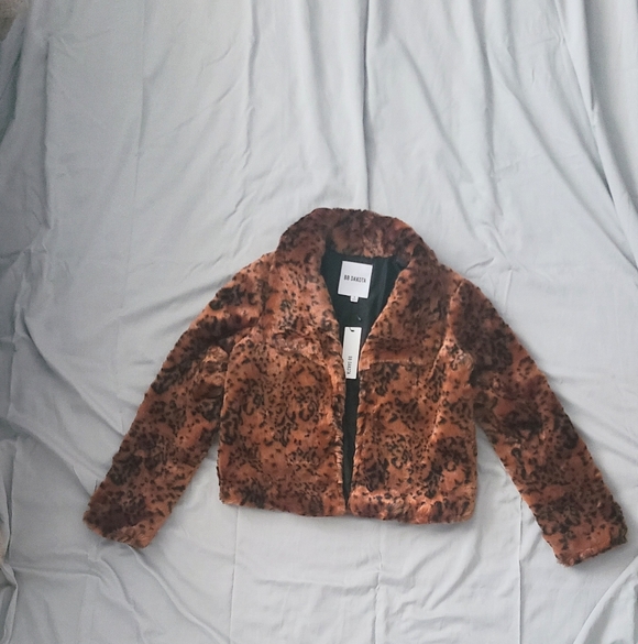 BB Dakota Jackets & Blazers - BB Dakota NWT Leopard Faux Fur Jacket Women’s Small Cropped Statement Coat